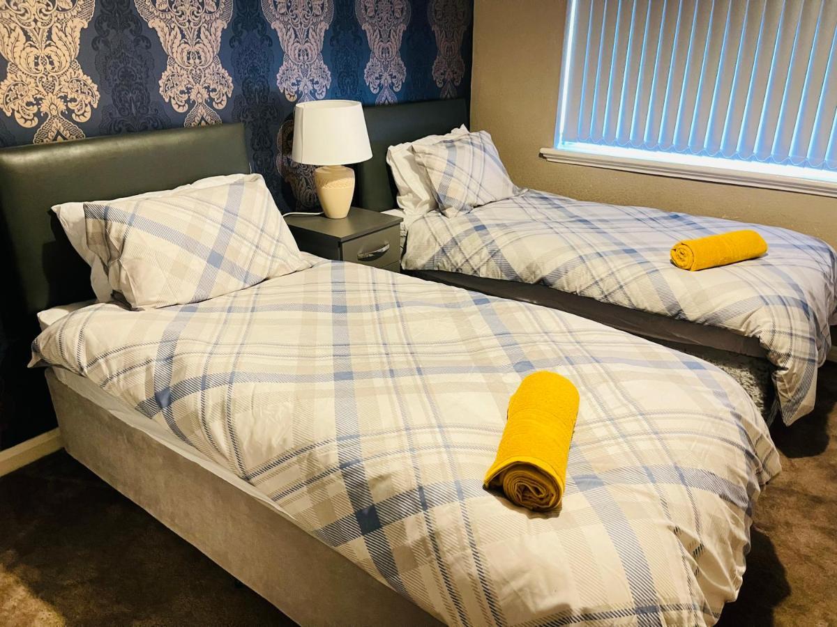 3 Bedroom Holiday House,Close To M6-Express Way To Centre Birmingham Exterior foto