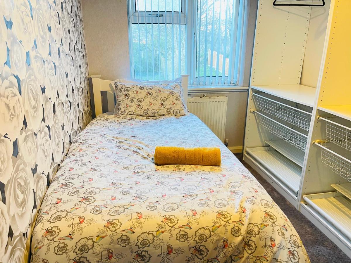 3 Bedroom Holiday House,Close To M6-Express Way To Centre Birmingham Exterior foto